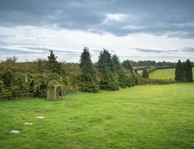 garden of The Newbarn located in the countryside